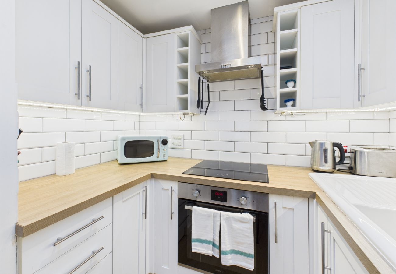 Apartment in London - Modern Apartment near City Airport by Wild Roses 