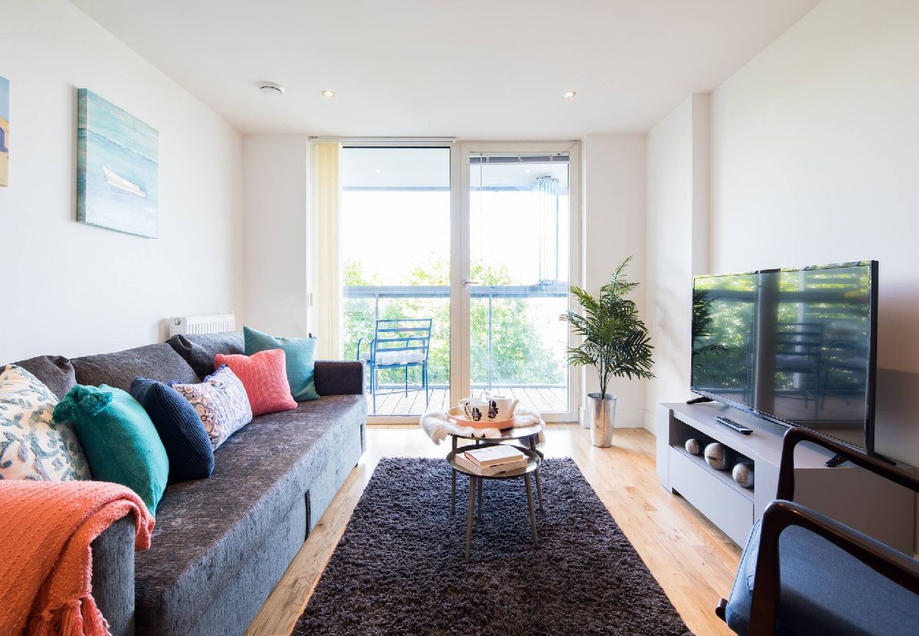Apartment in London - Greenwich Riverside 2 Bed Apartment by Wild Roses 