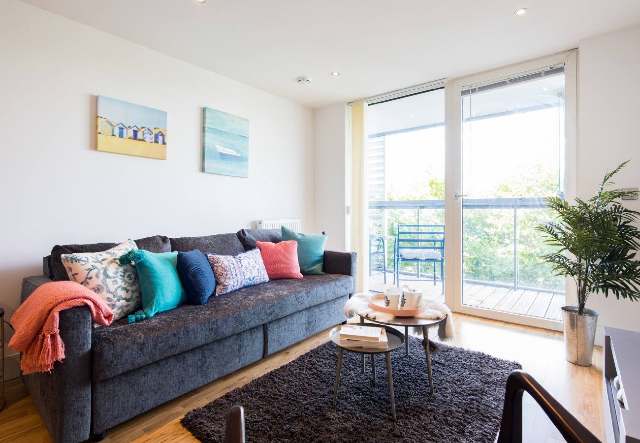 Apartment in London - Greenwich Riverside 2 Bed Apartment by Wild Roses 