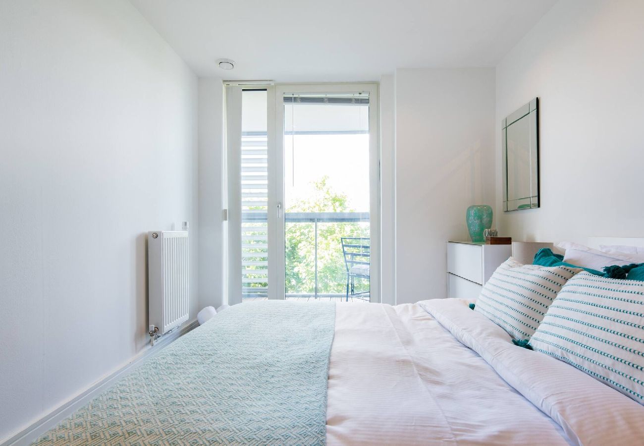 Apartment in London - Greenwich Riverside 2 Bed Apartment by Wild Roses 