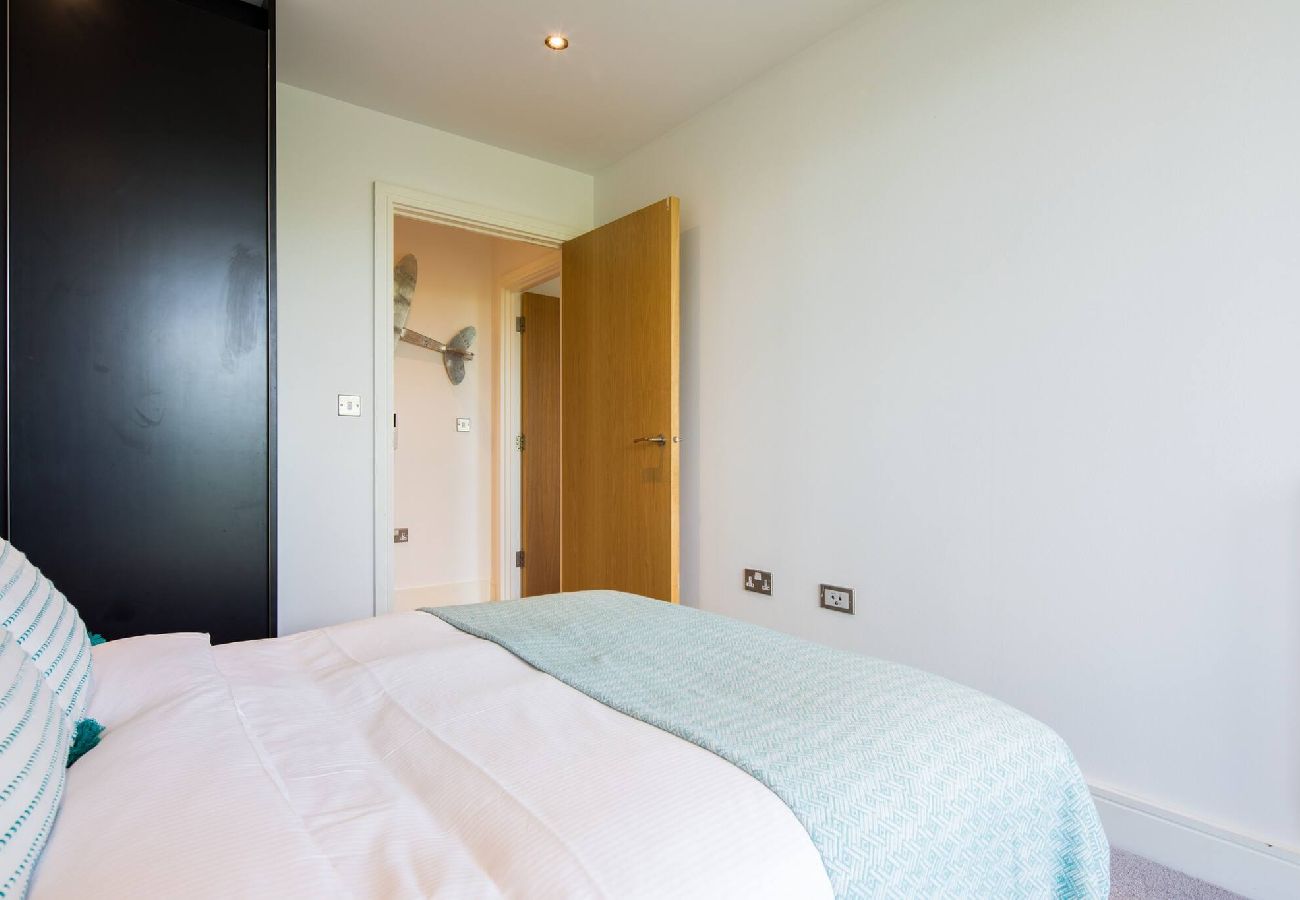 Apartment in London - Greenwich Riverside 2 Bed Apartment by Wild Roses 
