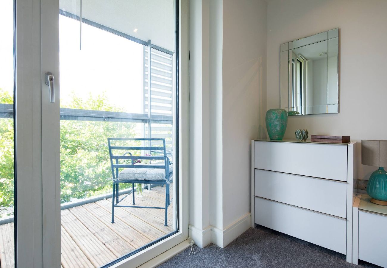 Apartment in London - Greenwich Riverside 2 Bed Apartment by Wild Roses 