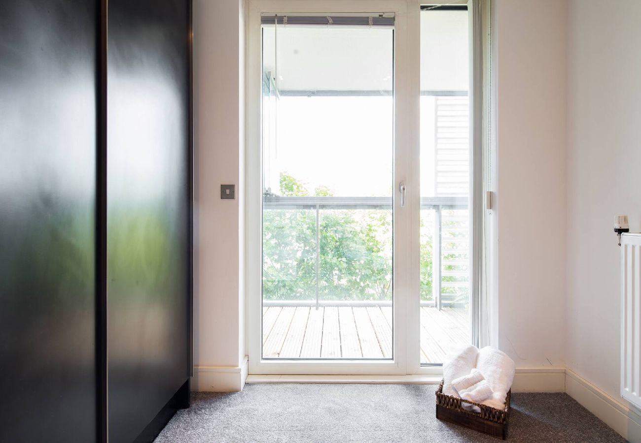 Apartment in London - Greenwich Riverside 2 Bed Apartment by Wild Roses 