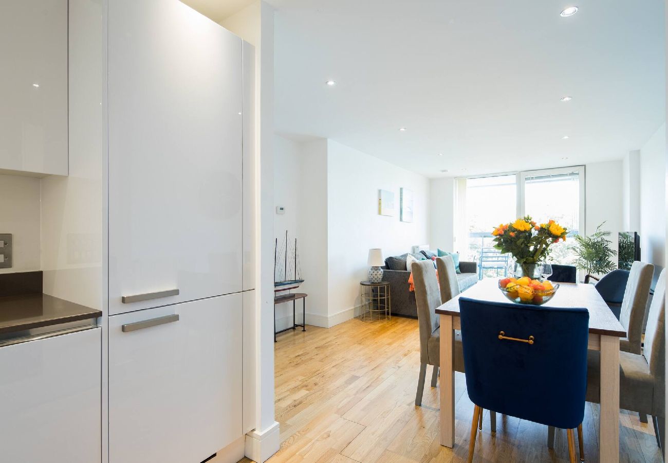 Apartment in London - Greenwich Riverside 2 Bed Apartment by Wild Roses 
