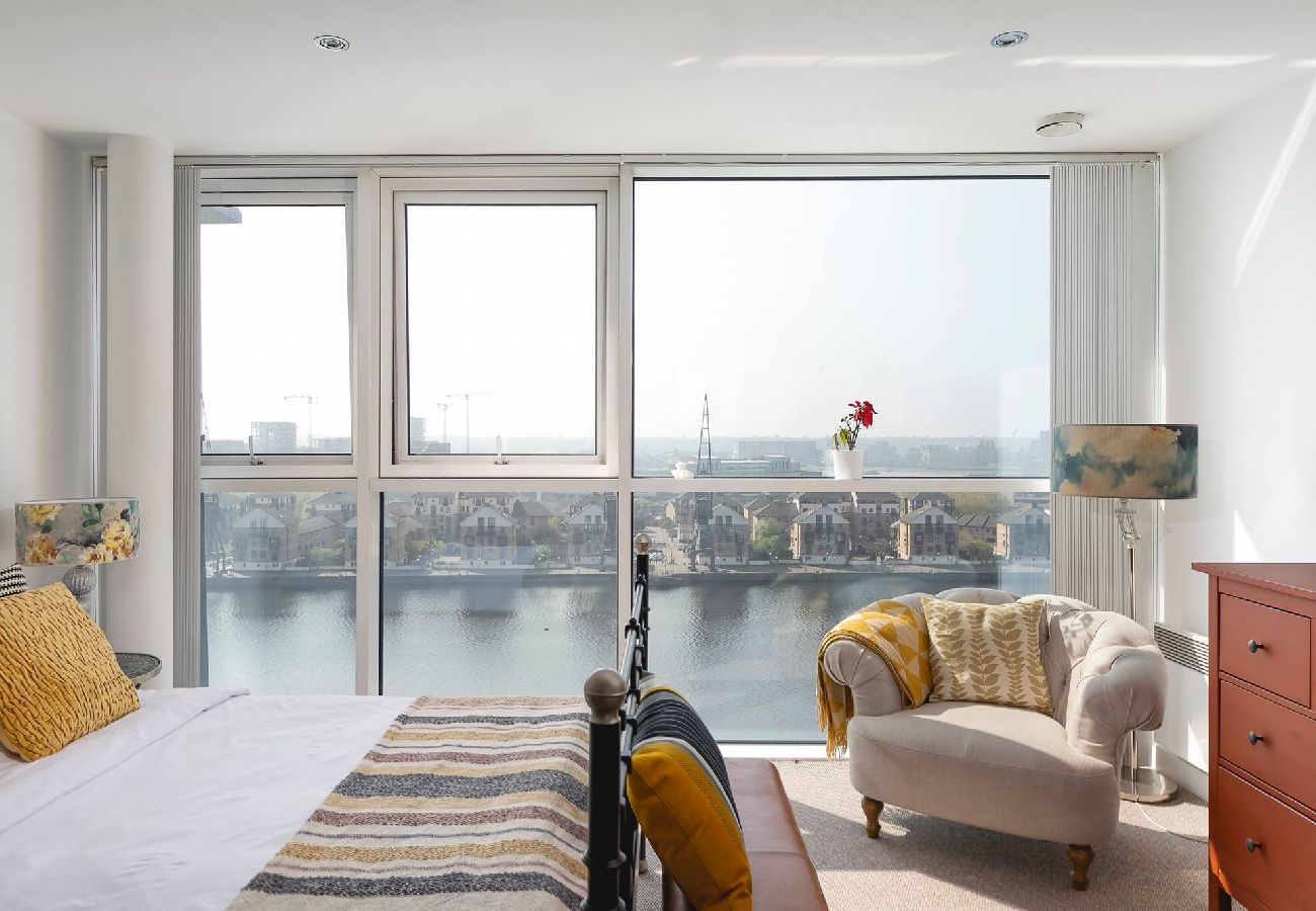 Rent by room in London - Waterfront | Excel | King Room 