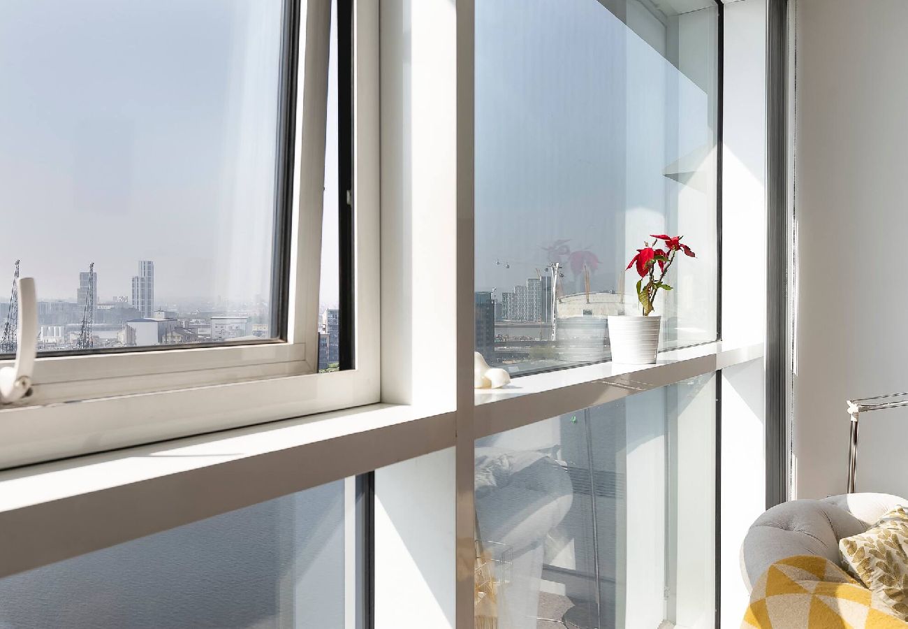 Rent by room in London - Waterfront | Excel | King Room 