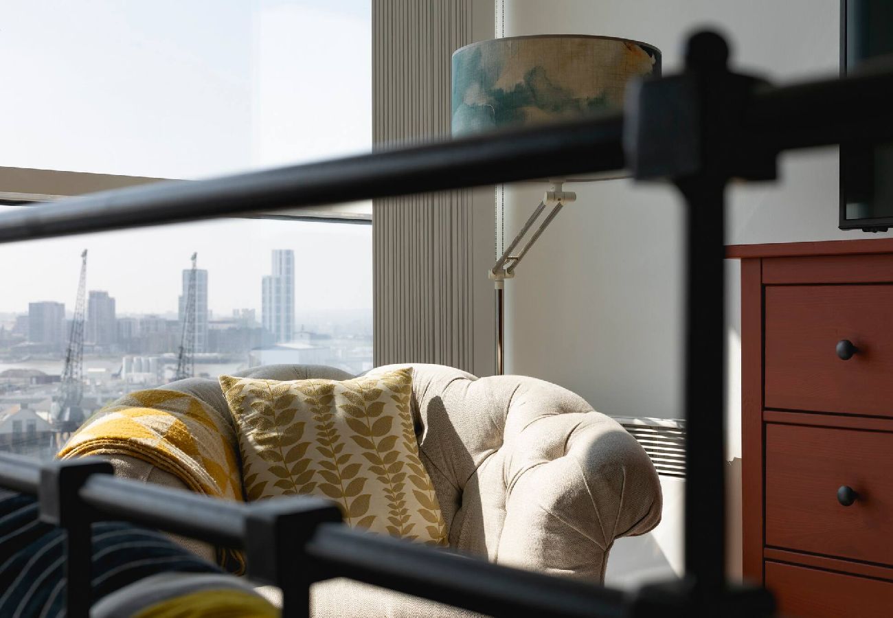 Rent by room in London - Waterfront | Excel | King Room 