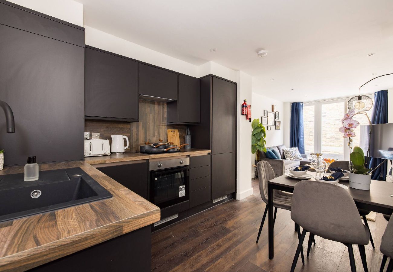 Apartment in London - Chic Retreat by Wild Roses - A 