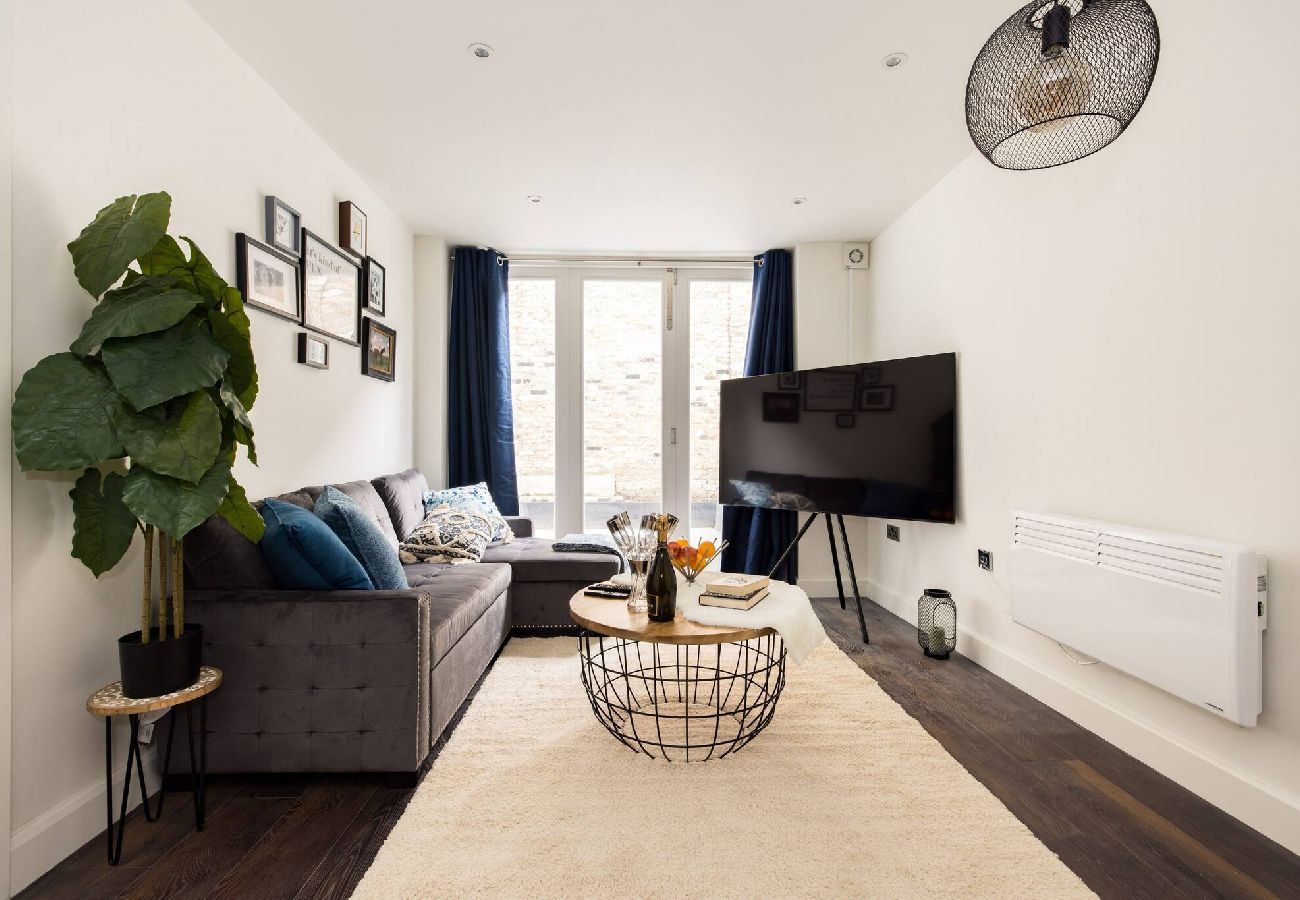 Apartment in London - Chic Retreat by Wild Roses - A 