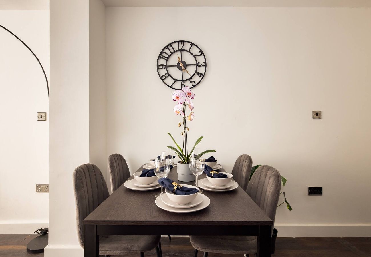 Apartment in London - Chic Retreat by Wild Roses - A 