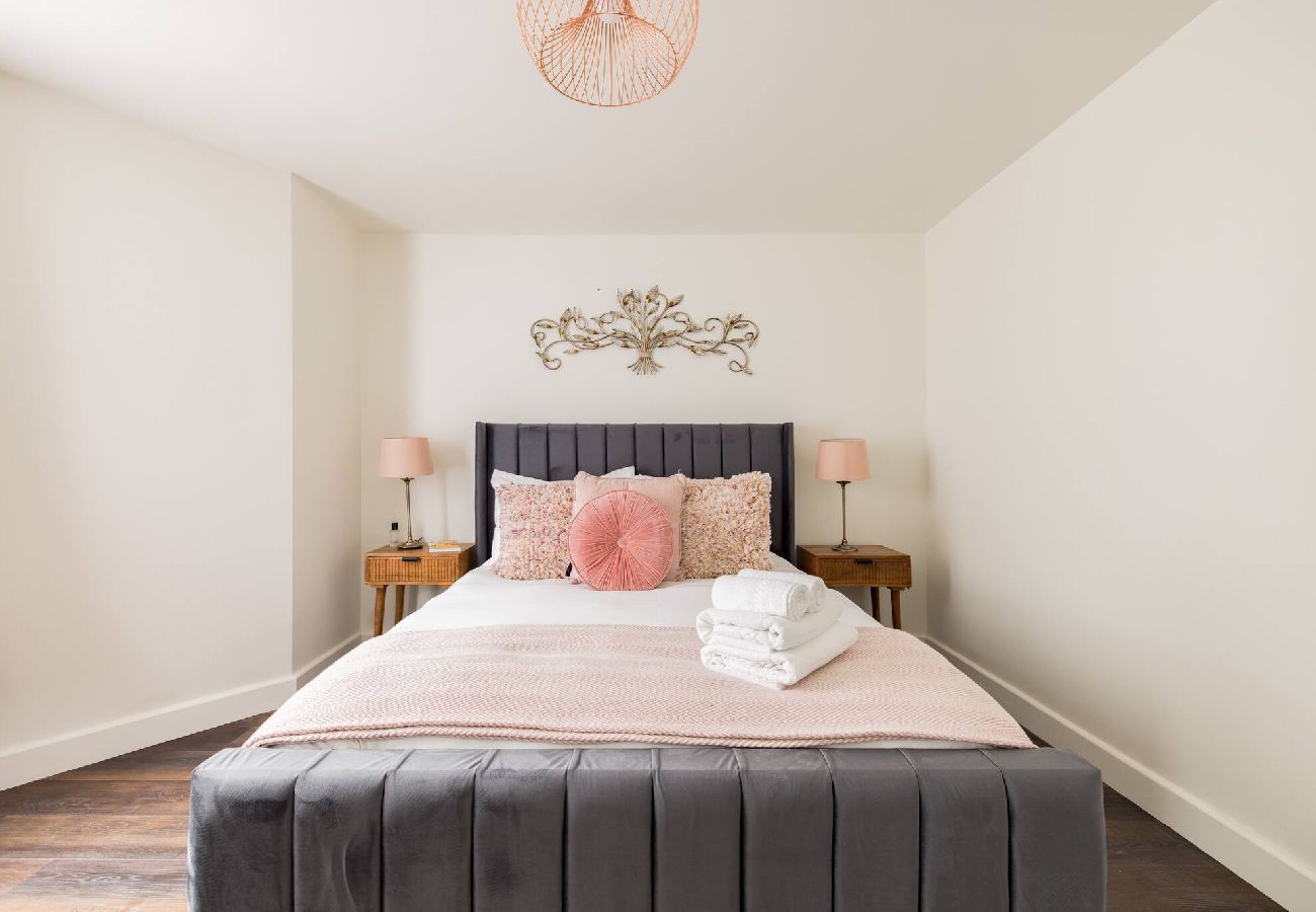 Apartment in London - Chic Retreat by Wild Roses - A 