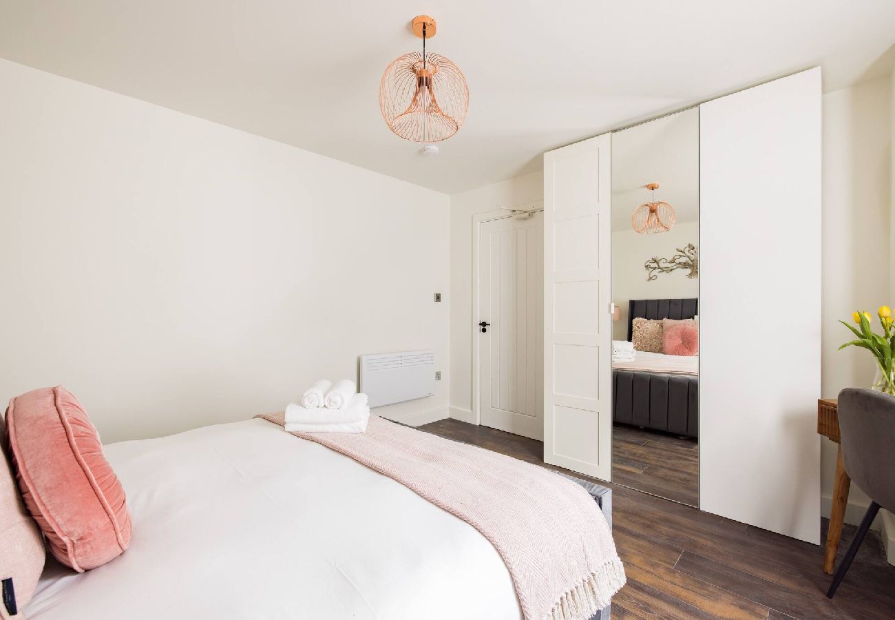 Apartment in London - Chic Retreat by Wild Roses - A 