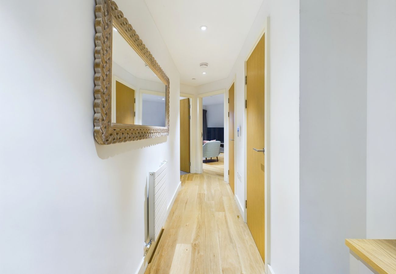 Apartment in Canning Town - Stylish Royal Docks Apartment by Wild Roses