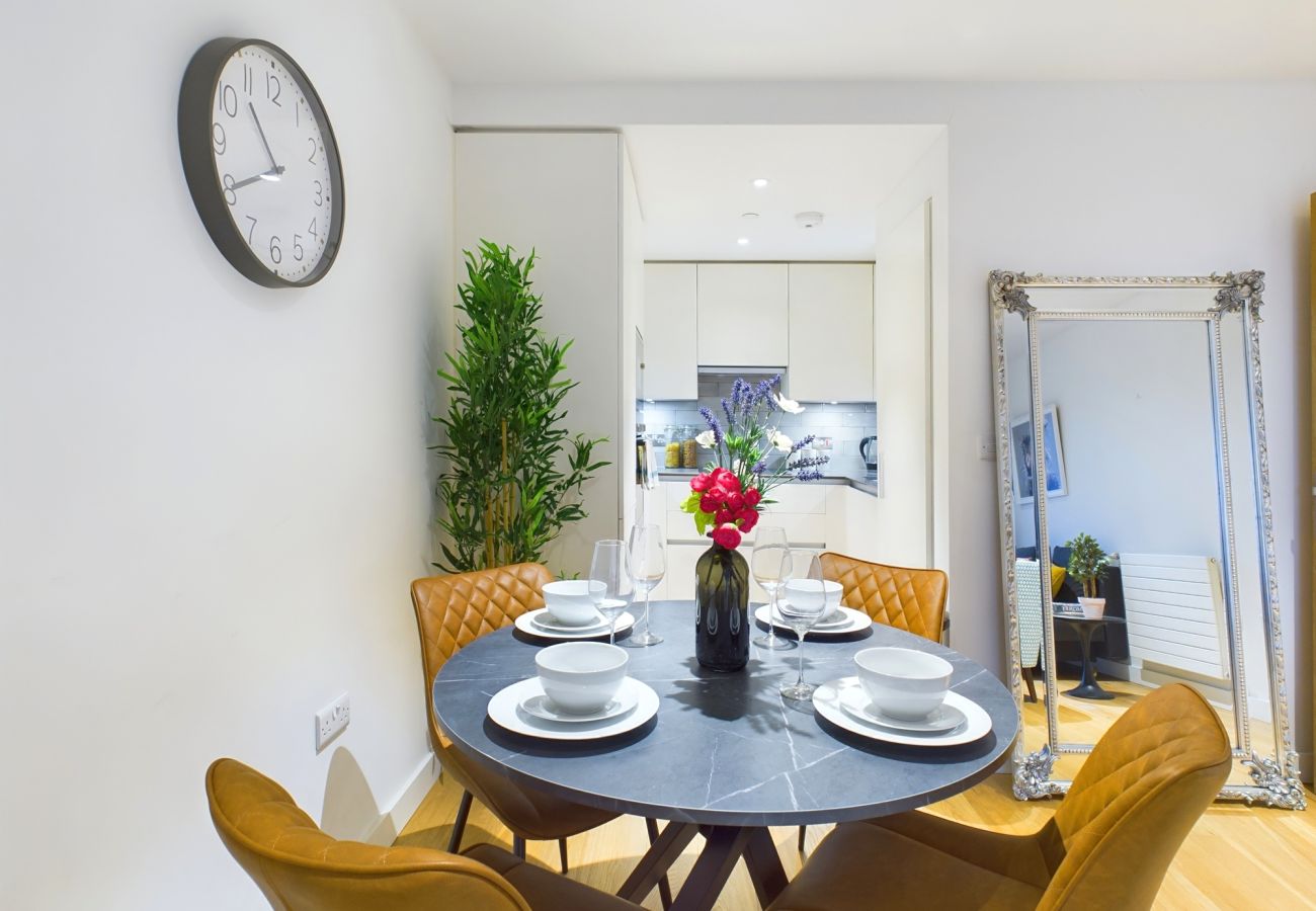Apartment in Canning Town - Stylish Royal Docks Apartment by Wild Roses