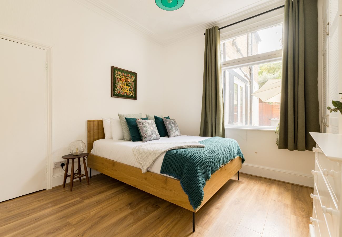 Apartment in Greenwich - The Garden Nest – Victorian 2-Bed