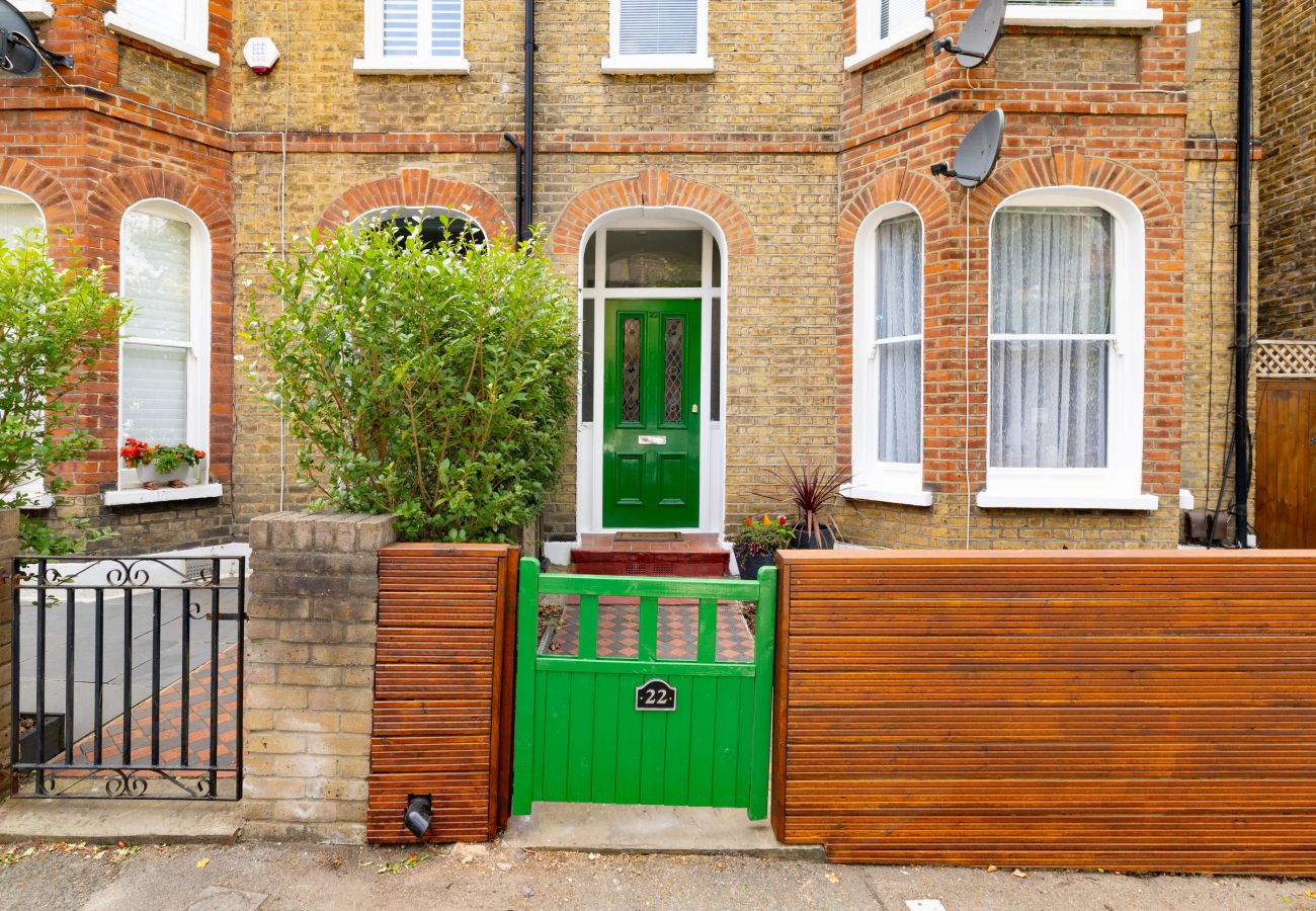 Apartment in Greenwich - The Garden Nest – Victorian 2-Bed