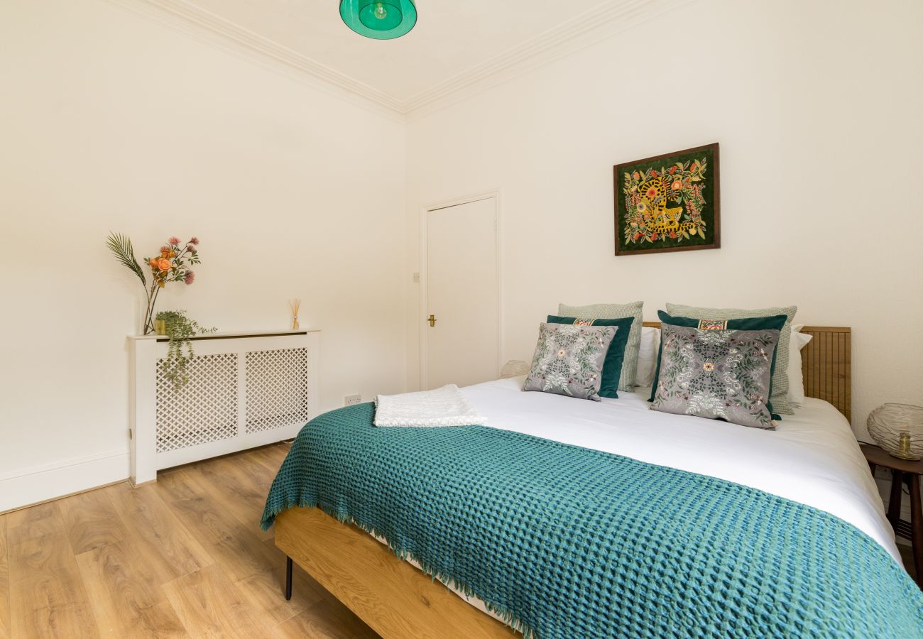 Apartment in Greenwich - The Garden Nest – Victorian 2-Bed