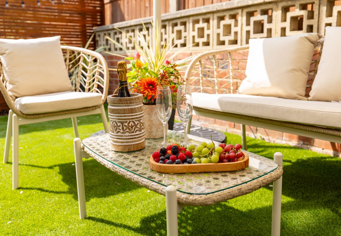 Apartment in Greenwich - The Garden Nest – Victorian 2-Bed