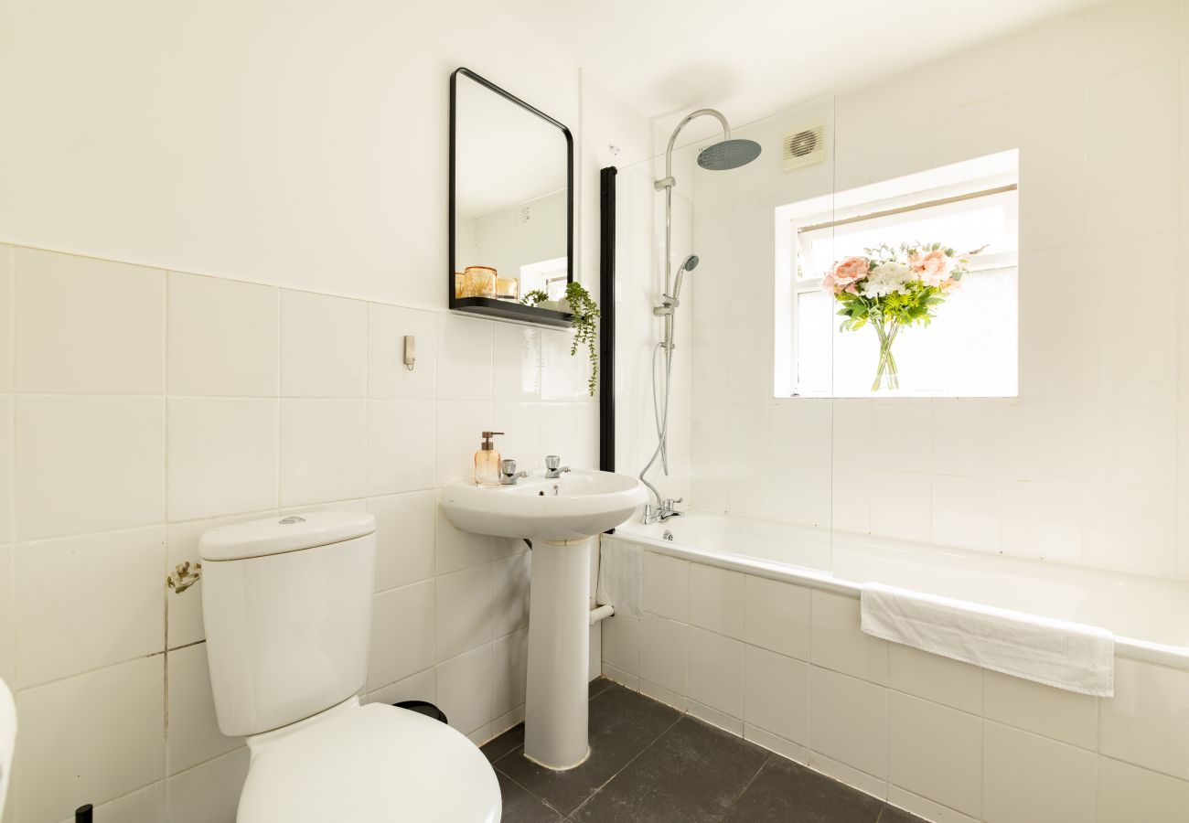 Apartment in Greenwich - The Garden Nest – Victorian 2-Bed