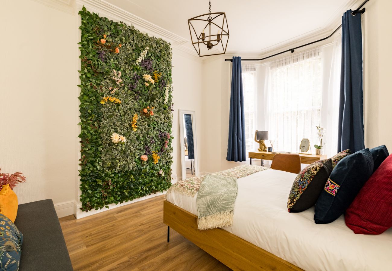 Apartment in Greenwich - The Garden Nest – Victorian 2-Bed