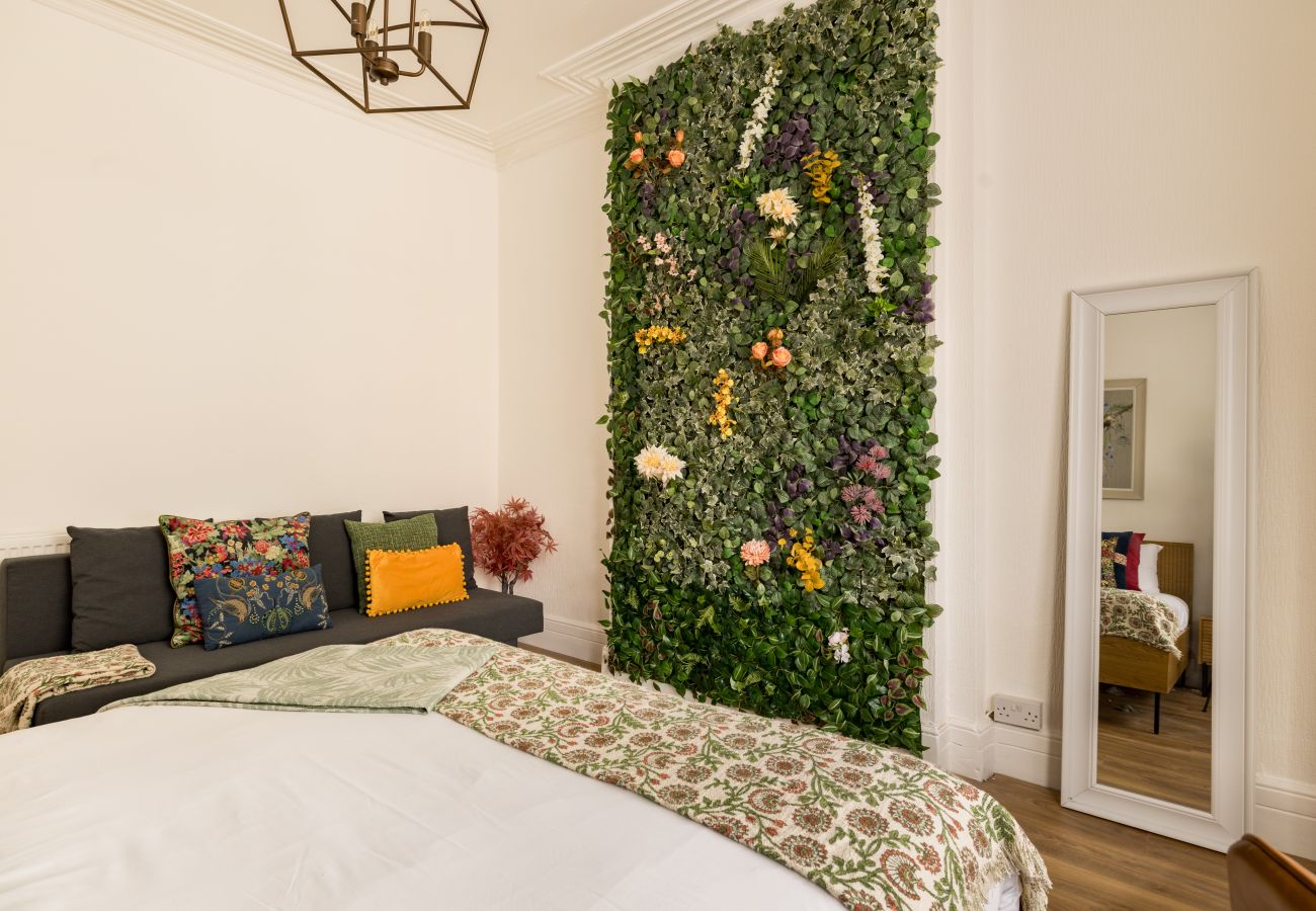 Apartment in Greenwich - The Garden Nest – Victorian 2-Bed