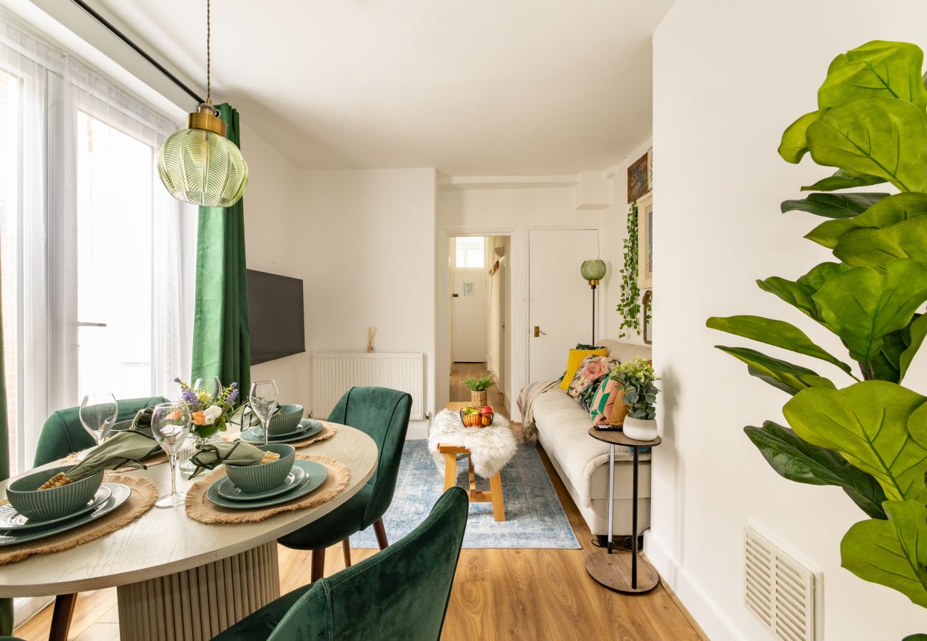 Apartment in Greenwich - The Garden Nest – Victorian 2-Bed