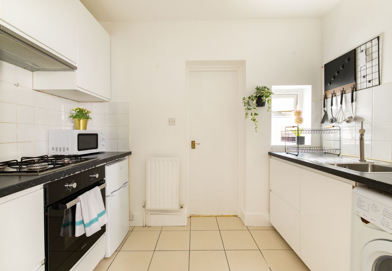 Apartment in Greenwich - The Garden Nest – Victorian 2-Bed